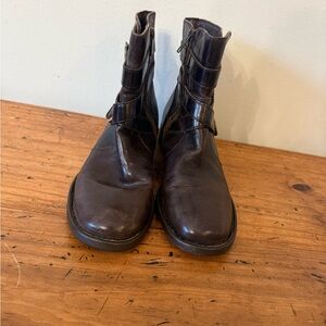 Born McMillan leather strappy buckle ankle boot women’s size 8